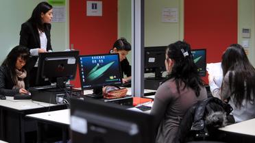 Des élèves du lycée professionnel Vertes feuilles le 7 janvier 2014 dans la salle informatique de l'établissement à Saint-André-lez-Lille  [François Lo Presti / AFP]