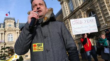 Mickael Wamen, leader de la CGT du site Goodyear d'Amiens-Nord, devant la mairie d'Amiens le 18 janvier 2014 [François Nascimbeni / AFP/Archives]