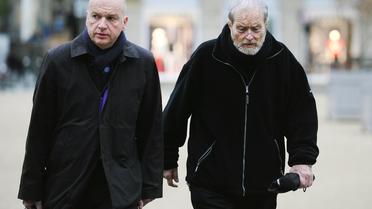Maurice Agnelet (D) et son avocat, François Saint-Pierre, arrivent à la cour d'assises de Rennes, le 2 avril 2014 [Jean-Sébastien Evard / AFP/Archives]