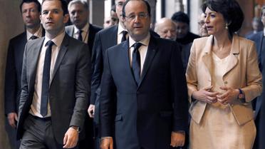 François Hollande et le ministre de l'Education Benoit Hamon, à la Sorbonne, le 3 avril 2014 [Jacques Brinon / POOL/AFP/Archives]