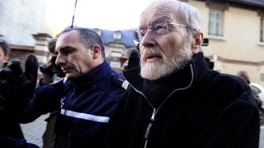 Maurice Agnelet arrive à la cour d'assises de Rennes, au troisième jour de son procès, le 9 avril 2014 [Jean-Sébastien Evard / AFP]