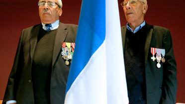 Des harkis et leurs descendants réclament la reconnaissance officielle de la France à Colombey-les-Deux-Eglises le 10 mai 2014 [François Nascimbeni / AFP]