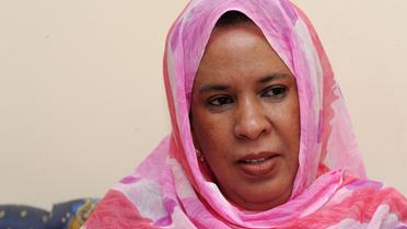 Lalla Mariem Mint Moulaye Idriss, 57 ans, candidate à l'élection présidentielle en Mauritanie, seule femme parmi cinq candidats, lors d'une interview avec l'AFP le 20 juin 2014 à Nouackshott [Seyllou / AFP]