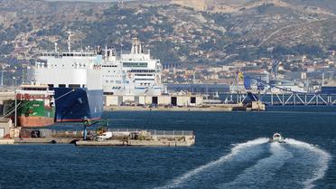 Le port de Marseille enregistre le 8 juillet 2014 une forte baisse de son activité en raison d'une grève de plus de deux semaines de la SNCM [Boris Horvat / AFP]