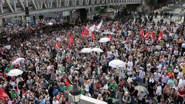 Manifestation pro-palestinienne près du métro Barbès-Rochechouart, interdite par la police, à Paris le 19 juillet 2014  [Jacques Demarthon / AFP]