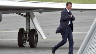 Le Premier ministre Manuel Valls à son arrivée à l'aéroport de La Rochelle le 28 août 2014 [Xavier Leoty / AFP]