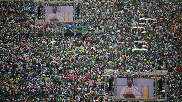 Trois millions de fidèles massés sur la plage de Copacabana our la messe de clôture des 28e Journées mondiales de la jeunesse (JMJ) le 28 juillet 2013 à Rio [Christophe Simon / AFP Photo]