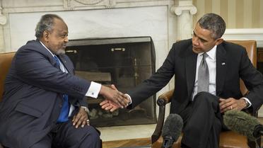 Le président de Djibouti, Omar Guelleh et le président américain Barack Obama à Washington DC, le 5 mai 2014 [Brendan Smialowski / AFP]