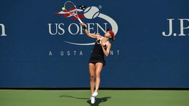 La Française Alizé Cornet lors du 2e tour de l'US Open qui l'opposait à la Slovaque Daniela Hantuchova, le 27 août 2014 à New York. [Timothy A. Clary / AFP]