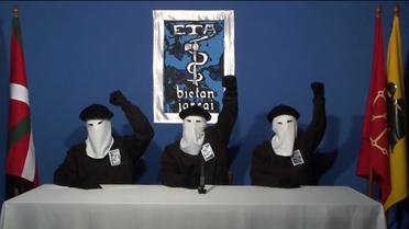Capture vidéo sur Gara.net de trois militants de l'ETA, le 20 octobre 2011 [- / Gara.net/AFP]