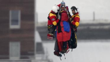 L'Américaine Lindsey Vonn hélitreuillée par les secours après une chute dans le Super-G le 5 février 2013 à Schladming [Fabrice Coffrini / AFP]