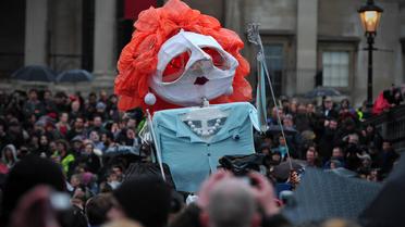 Une effigie de Margaret Thatcher lors d'une "fête" organisée après son décès, à Londres, le 13 avril 2013 [Carl Court / AFP]