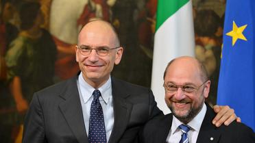 Enrico Letta (à droite), le chef du gouvernement italien, avec le président du Parlement européen Martin Schulz à Rome, le 10 mai 2013 [Vincenzo Pinto / AFP]
