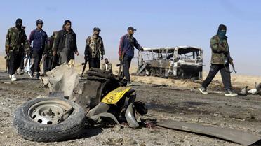 Le lieu d'un attentat contre un convoi de pèlerins chiites en route, à Mastung, près de Quetta, le 30 décembre 2012 [Banaras Khan / AFP]