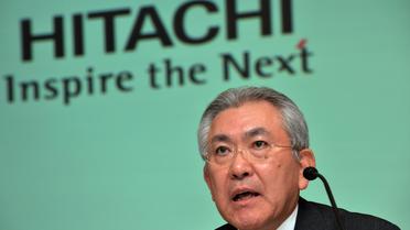 Une haut responsable d'Hitachi, Masaharu Hanyu, en conférence de presse le 30 octobre 2012 à Tokyo pour l'annonce de l'acquisition de Horizon [Yoshikazu Tsuno / AFP]