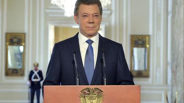 En lançant un dialogue de paix avec la guérilla des Farc, le président colombien Juan Manuel Santos tente un audacieux pari que n'a réussi aucun de ses prédécesseurs, un virage toutefois bien calculé pour ce fin politique, selon des experts interrogés par l'AFP.[PRESIDENCIA]