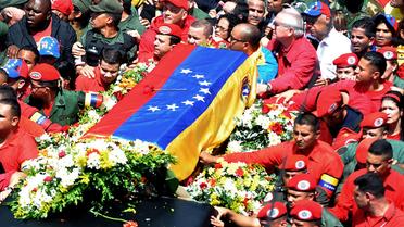 Le cortège accompagnant le cercueil de Hugo Chavez, le 6 mars 2013 à Caracas [Luis Camacho / AFP]