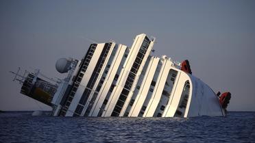 Photo du Costa Concordia prise le 14 janvier 2012 après le naufrage du paquebot de croisière près de l'île du Giglio, en Italie [Filippo Monteforte / AFP/Archives]