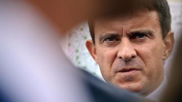 Le ministre de l'Intérieur Manuel Valls, qui doit se prononcer sur la demande du conseil de discipline de la police de révoquer l'ex-n°2 de la PJ lyonnaise Michel Neyret, a estimé vendredi sur RTL qu'"à ce niveau-là, un policier doit être exemplaire", ce qu'il n'a pas été, selon lui. [AFP]
