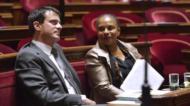 La ministre de la Justice, Christine Taubira, avec le ministre de l'Intérieur, Manuel Valls, le 16 octobre 2012 au Sénat [Eric Feferberg / AFP/Archives]