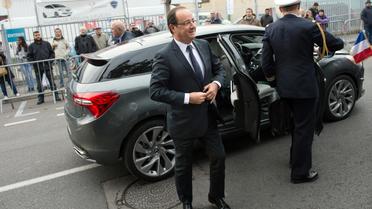 François Hollande lors d'un déplacement le 8 novembre 2012 en banlieue parisienne [Bertrand Langlois / AFP]
