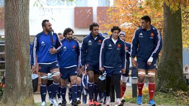 Les joueurs de l'équipe de France de rugby, dont Benjamin Fall (c), le 20 novembre 2012 à Marcoussis. [Franck Fife / AFP]