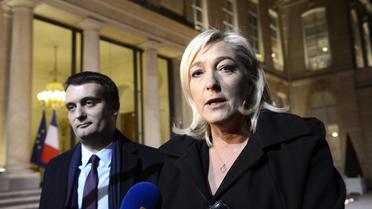 La présidente du FN, Marine Le Pen, et son vice-président Florian Philippot, sur le perron de l'Elysée le 30 novembre 2012 [Bertrand Guay / AFP]