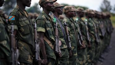 Des soldats de l'armée régulière de République démocratique du Congo à Sake, à 26 kms de Goma, le 3 décembre 2012 [Phil Moore / AFP]