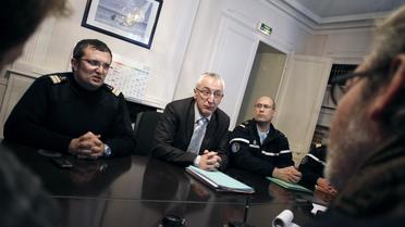 Le procureur de la République de Cherbourg Eric Bouillard () donne une conférence de presse, le 13 décembre 2012 à Cherbourg [Charly Triballeau / AFP]