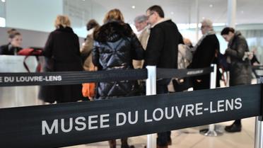 Des visiteurs font la queue pour entrer au Louvre-Lens, le 31 décembre 2012 [Philippe Huguen / AFP/Archives]
