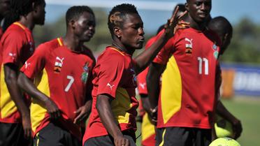 Les joueurs ghanéens à l'entraînement dont Asamoah Gyan (premier plan), le 1er février 2013 à Port Elizabeth. [Issouf Sanogo / AFP]