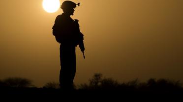 Un soldat français à une centaine de kilomètres au nord de Gao, au Mali, le 7 avril 2013 [Joel Saget / AFP]