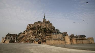 Vue du Mont-Saint Michel, placé en confinement dans la lutte contre le nouveau coronavirus, le 20 mars 2020  [Sameer Al-DOUMY / AFP]