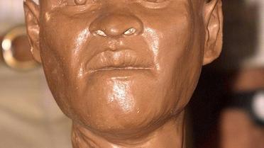 (ARCHIVES) Photo d'archive prise le 20 septembre 1999 de la reconstruction du visage de "Luzia", "la première Brésilienne",  lors de sa présentation au musée national de Rio de Janeiro au Brésil [ANTONIO SCORZA / AFP/Archives]