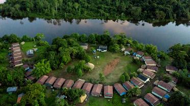 Vue aérienne du camp de la tribu indigène Laranjal sur les terres des Arara, dans l'Etat brésilien du Para, en Amazonie, le 14 mars 2019 [Mauro Pimentel / AFP]