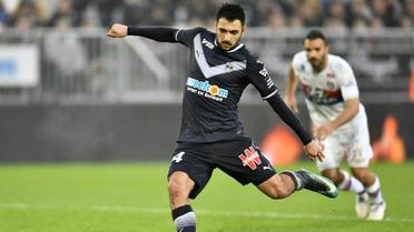 L'attaquant de Bordeaux Gaétan Laborde marque un pénalty face à Lyon en 23e journée de L1 le 28 janvier 2018 [NICOLAS TUCAT / AFP]