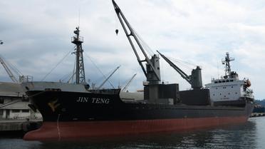 Le cargo nord-coréen Jin Teng le port de Subic, au nord-est de la capitale Manille, le 4 mars 2016 [ROBERT GONZAGA / AFP]