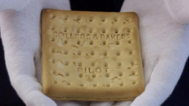 Le biscuit avait été récupéré par un passager du Carpathia, venu en aide au Titanic. 