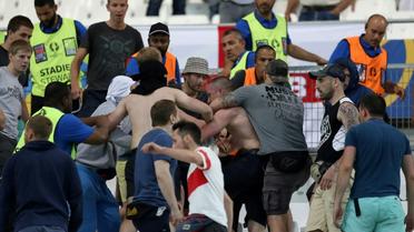 Affrontements entre supporters le 11 juin 2016 au stade Vélodrome à Marseille [Valery HACHE / AFP/Archives]