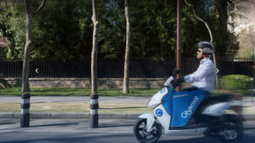 Cet été, une flotte de 5.600 scooters électriques en libre-service sera disponible à Paris. 