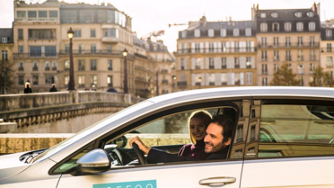 Plus de 1.200 places seront désormais réservées aux véhicules des opérateurs Ubeeqo, Ada, Communauto et Drivy, à Paris. 