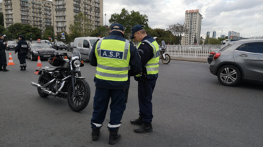 En attendant, les agents de la ville de Paris effectuent des contrôles réguliers du bruit des véhicules motorisés.