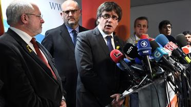 Le président catalan destitué Carles Puigdemont donne une conférence de presse, le 22 décembre 2017 à Bruxelles [Emmanuel DUNAND / AFP]