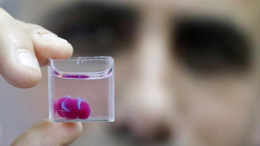 C'est la première fois qu'on imprime un coeur dans son intégralité avec ses cellules et ses vaisseaux sanguins.