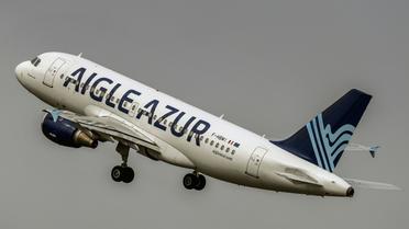 Un Airbus A31 du groupe Air Azur, décolle de Lille, le 25 août 2017 [PHILIPPE HUGUEN / AFP/Archives]