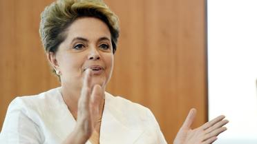La président brésilienne Dilma Rousseff -ici le 15 avril 2016- joue son mandat alors que les députés se pronocent sur sa destitution  [EVARISTO SA / AFP]