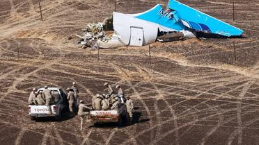 Une photographie prise par le ministère russe des Urgences où l'on voit l'avion Metrojet qui s'est écrasé à Wadi al-Zolomat en Egypte le 1er novembre 2015 [MAXIM GRIGORYEV / RUSSIA'S EMERGENCY MINISTRY/AFP/Archives]