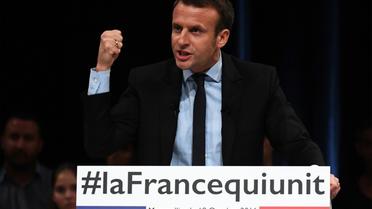 Emmanuel Macron lors d'un meeting le 18 octobre 2016 à Montpellier [PASCAL GUYOT / AFP]