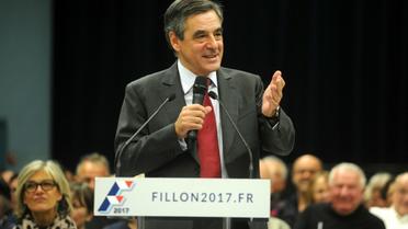 François Fillon lors d'une réunion électorale le 4 novembre 2016 à Saint-Brieuc [FRED TANNEAU / AFP]