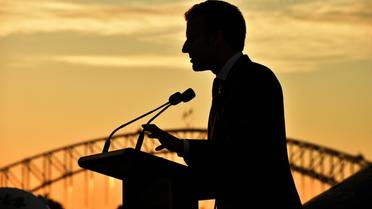 Silhouette du président Emmanuel Macron à Sydney, le 2 mai 2018 [PETER PARKS / POOL/AFP]